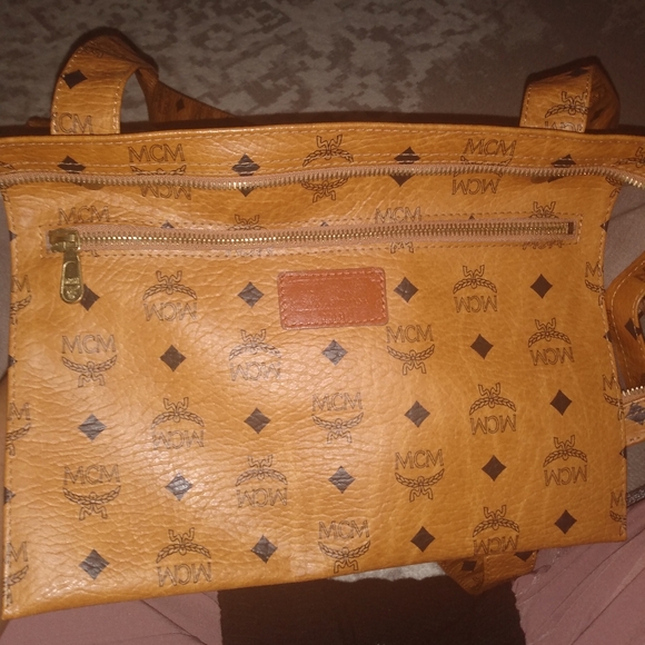 MCM Tote 🤎🖤 - Picture 12 of 16